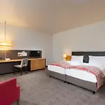 Sunday Frankfurt Airport - 4* 新伊森堡