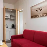 Sunday Frankfurt Airport - 新伊森堡