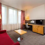Sunday Frankfurt Airport - Hotel
