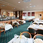 Sunday Frankfurt Airport - 4*