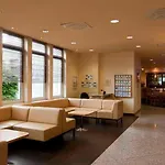 Sunday Frankfurt Airport - 酒店 新伊森堡