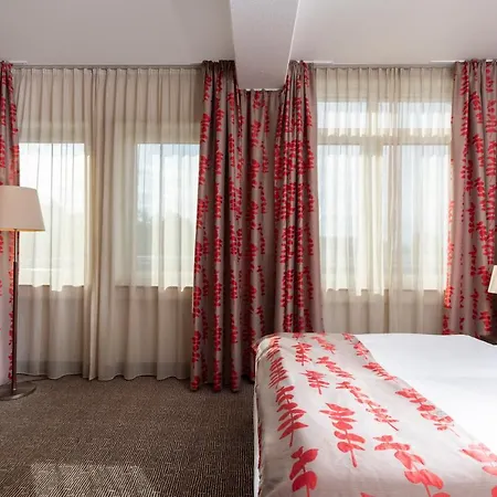 Frankfurt Airport - Neu-isenburg, An Ihg Neu-Isenburg