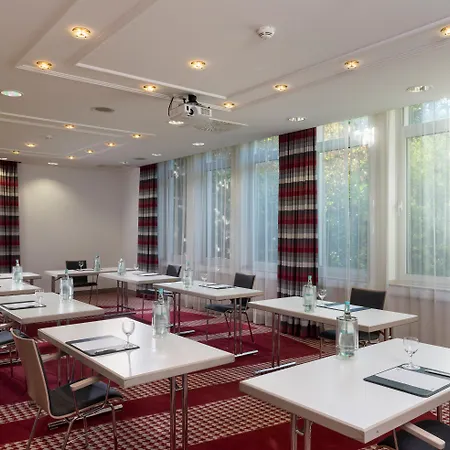 Frankfurt Airport - By Ihg 4*