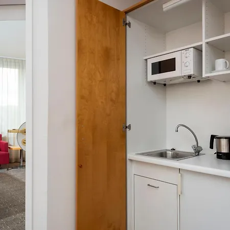 Hotel Frankfurt Airport - By Ihg 4*