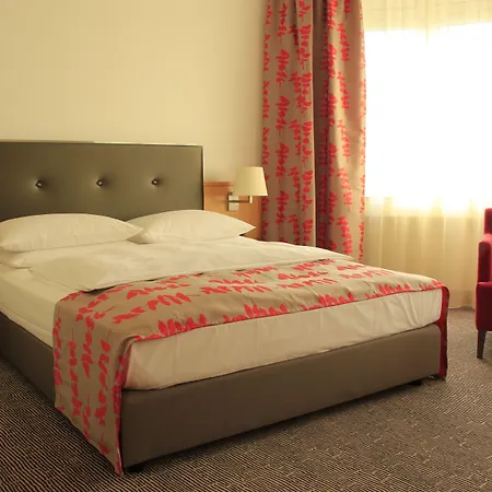 Frankfurt Airport - By Ihg 4*