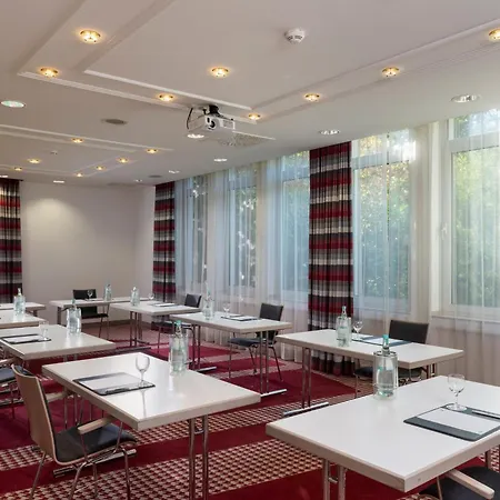 Frankfurt Airport - By Ihg Neu-Isenburg