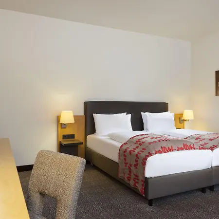 法兰克福机场假日酒店 - 新依森堡 4*