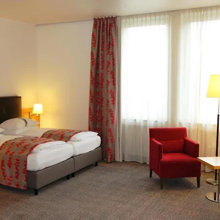 Sunday Frankfurt Airport - 4*