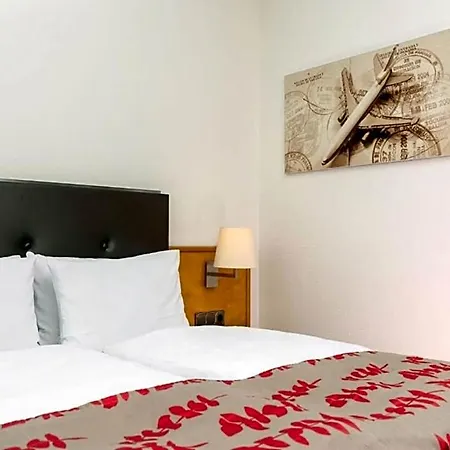 Sunday Frankfurt Airport - Hotel