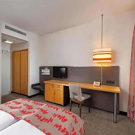 Sunday Frankfurt Airport - 4*