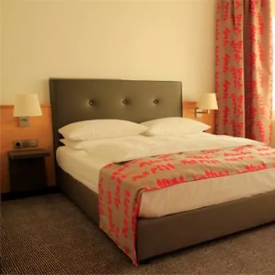 Frankfurt Airport - Neu-isenburg, An Ihg Hotel Neu-Isenburg