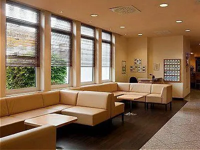 Hotel Frankfurt Airport - By Ihg 4*